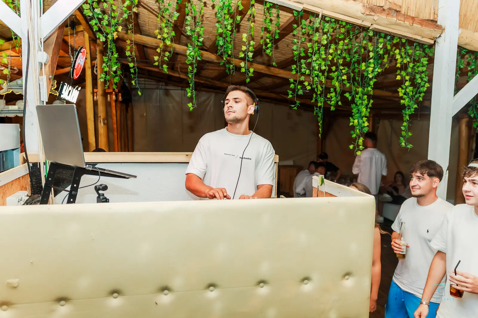 Summer Saturdays — seară fierbinte la Pub 6