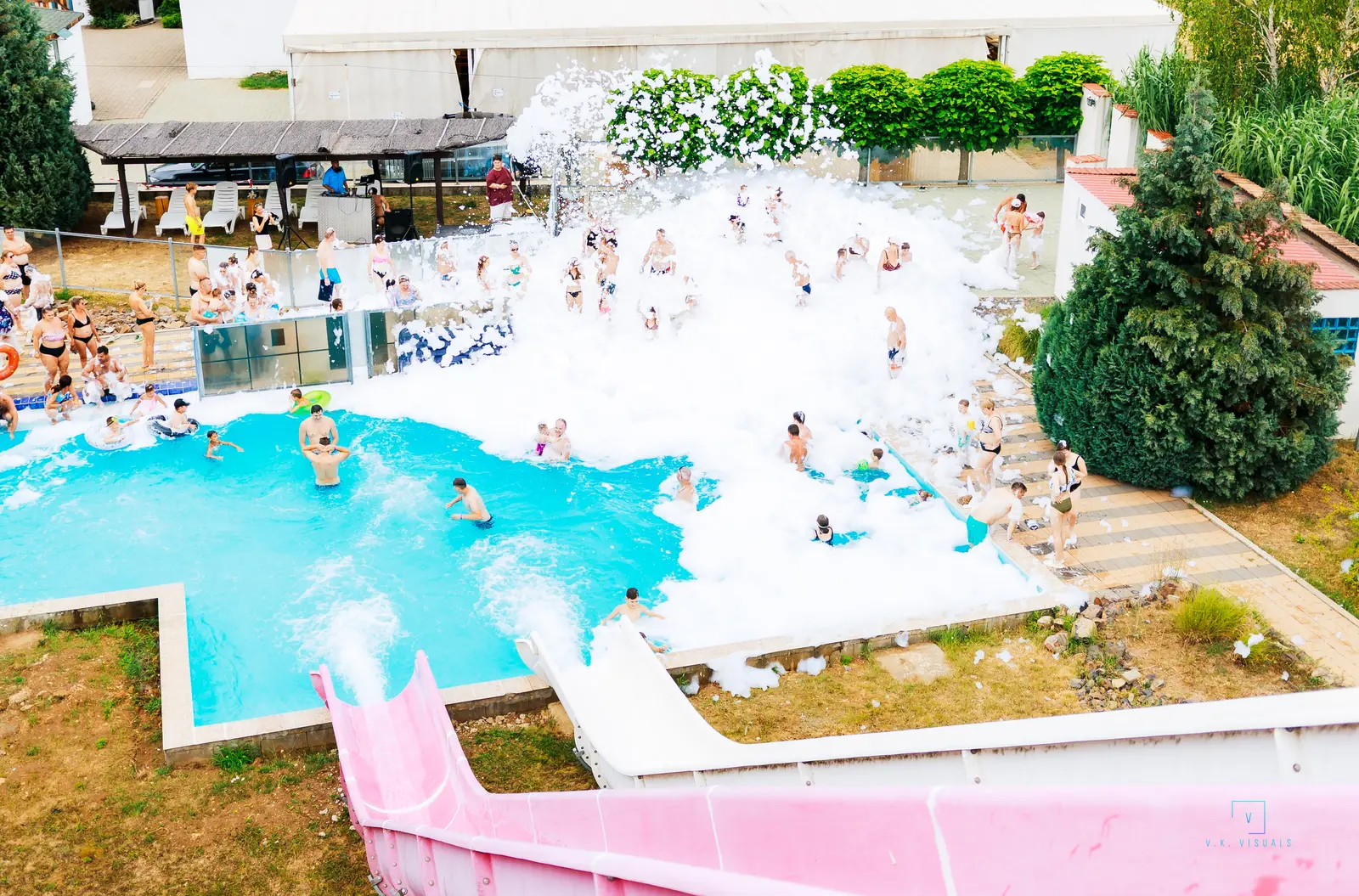 Toboganul Kamikaze în timpul petrecerii cu spumă de la Thermalis Strand Carei